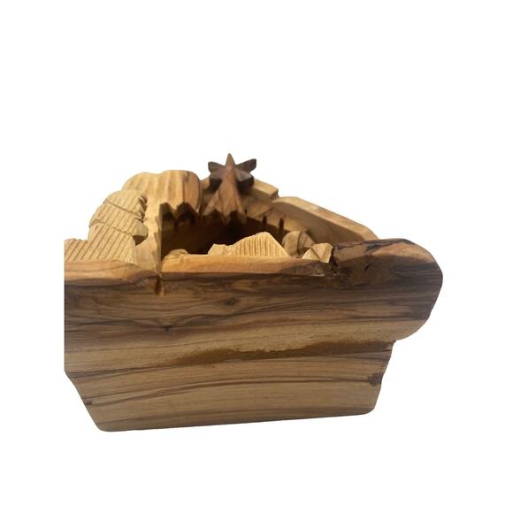 Bethlehem Natural Olive Wood Nativity Scene with Hand Carved Figures - Picture 7 of 12